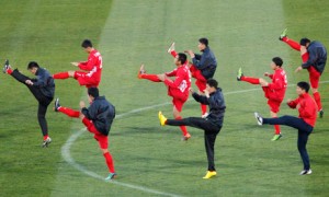 North-Koreas-footballers-006
