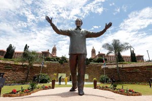 mandela-statue